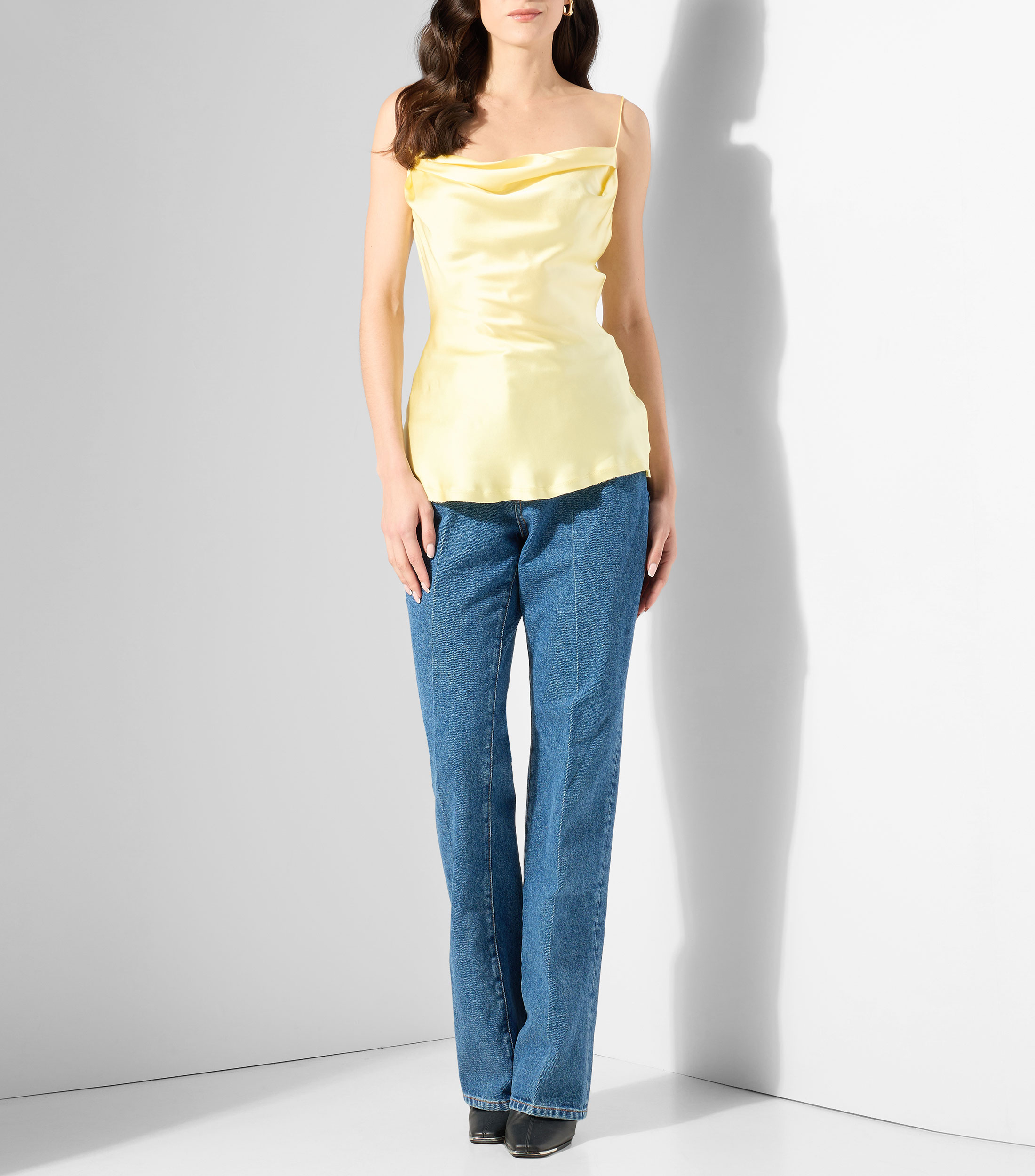 Blusa lisa sin mangas Mujer